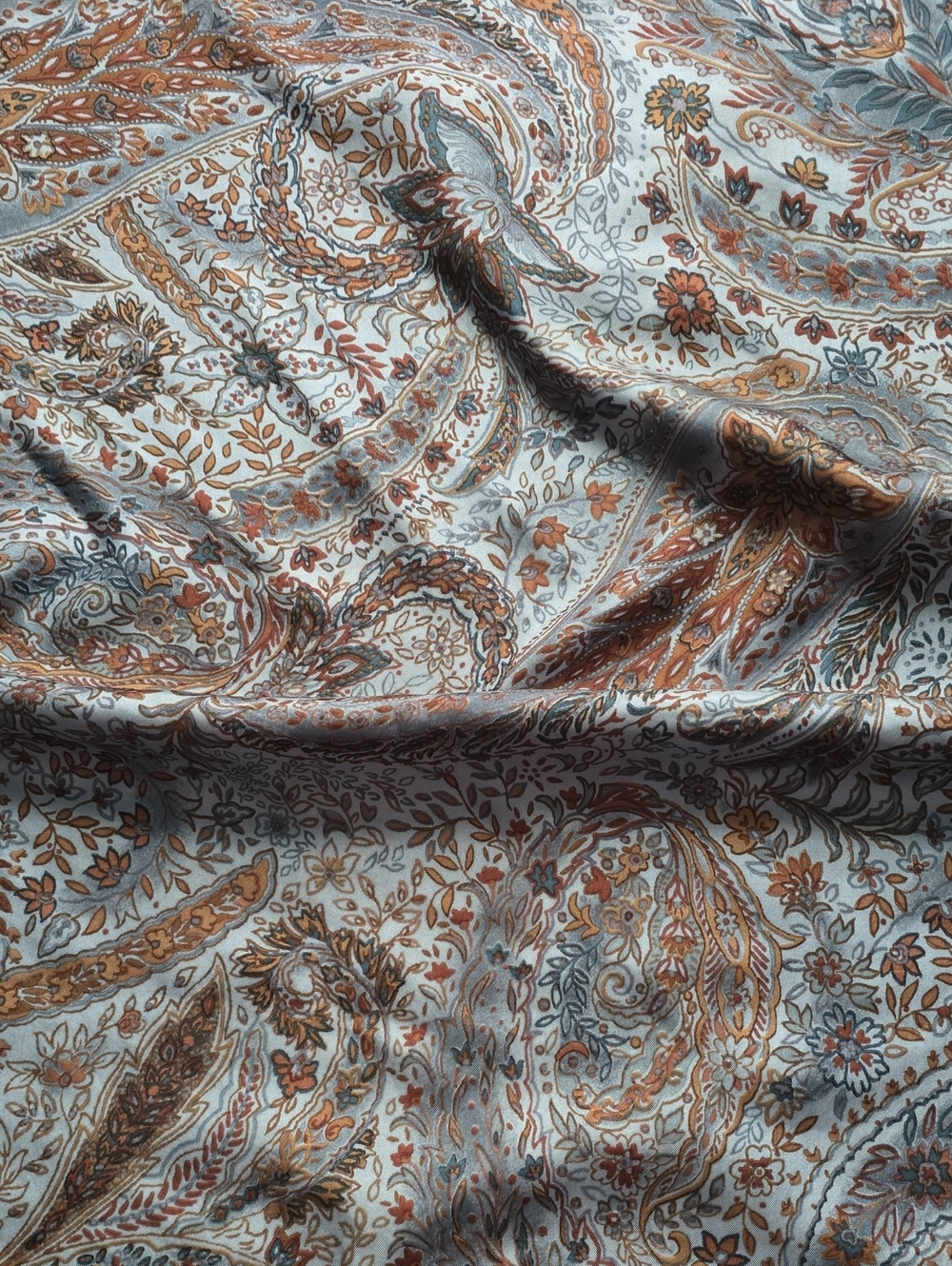 Lauren Ralph Lauren 100% Silk Large Square Paisley Scarf - Picture 4 of 6